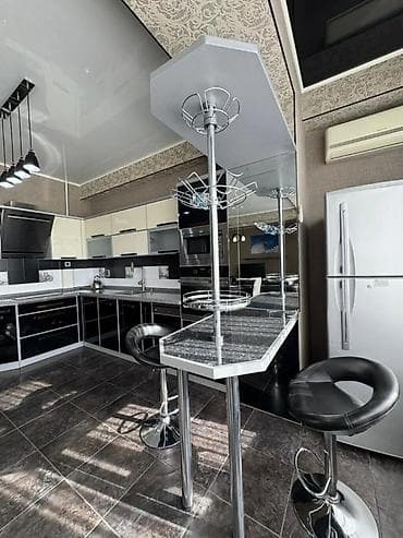 Квартиры: 2 комнаты, 82 м², Элитка, 8 этаж, Дизайнерский ремонт — 8