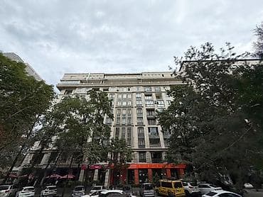 For rent 2 bedroom apartment in the "Golden Square". 15 Razzakova
