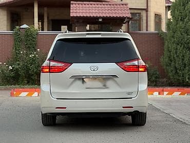 Toyota Sienna: 2018 г., 3.5 л, Автомат, Бензин, Минивэн — 6
