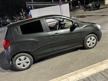 Транспорт: Chevrolet Spark: 2017 г., 1 л, Автомат, Бензин, Хэтчбэк — 6