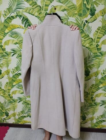 срочно в связи с переездом: Пальто деми, утепленное. Размер М. Очень качественное, носили один — 3