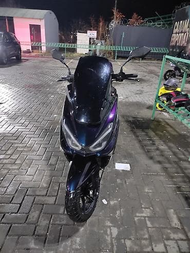 продаю ямаха: Макси-скутер 180 куб. см, Бензин, Б/у — 2