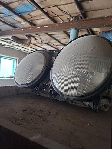 лампочки на машину: Комплект передних фар Mercedes-Benz — 1