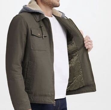 Спецодежда: Guess. Капюшон на подкладке из искусственной овчины согревает — 3