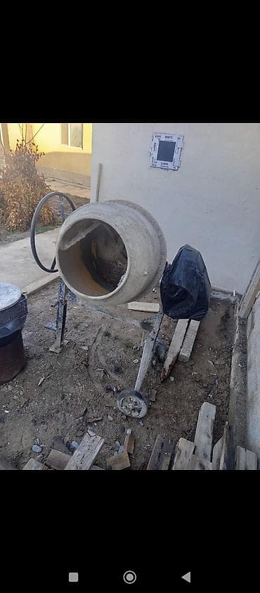 Бетономешалки, смесители: Бетономешалка Гравитационная, Средняя (150 - 300 л), Б/у — 2