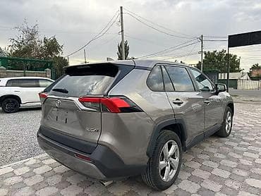такта прада: 2022год, 1 января, Toyota RAV4, 2.0 двухприводный с крышей, с — 4