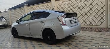 tesla 3: Toyota Prius: 2014 г., Вариатор, Гибрид, Хэтчбэк — 4