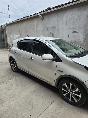 abs e39: Toyota Prius C: 2019 г., 1.5 л, Вариатор, Гибрид, Хэтчбэк — 2