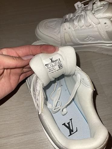 спортивная обувь мужские: 41размер 
Новые 
2500 — 5