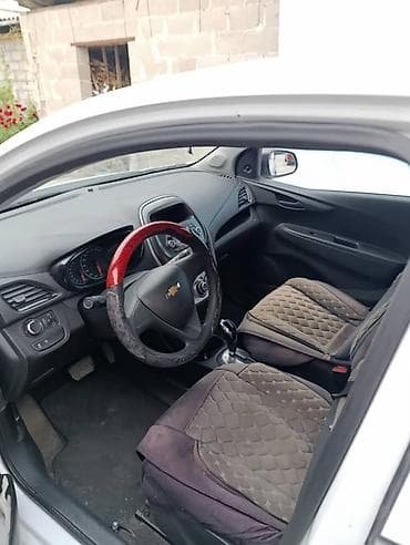 chevrolet comaro: Chevrolet Spark: 2017 г., 1 л, Робот, Бензин, Хэтчбэк — 4