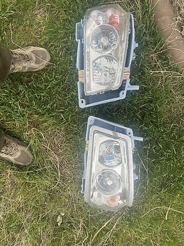 шахман бортовой: Комплект передних фар Howo 2017 г., Б/у, Оригинал, Китай — 1