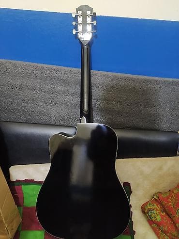 фикс лук: Акустическая гитара с вырезом (cutaway), цвет – черный глянец — 3