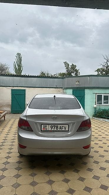 молдинг 210: Hyundai Accent: 2013 г., Механика, Бензин, Седан — 2