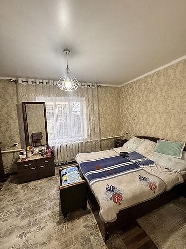 токмо: Продаю дом в Токмоке 5.5 сотки Общая площадь 99 кв м 5 комнат кухня — 9