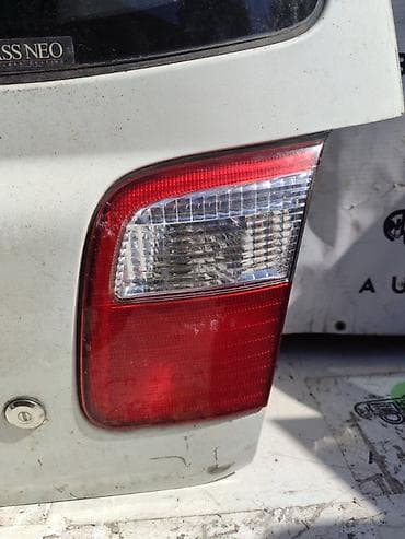 Фонарь крышки багажника Subaru Forester SF5, правый. Оригинал для — 1