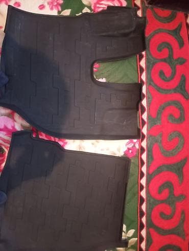 Катализаторлорду сатып алуу: Өзүнүкү Резина Төшөмөлдөр Салон үчүн Volvo, түсү - Кара, Жаңы — 2