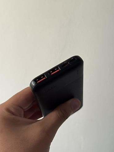 usb 3: Hoco 22,5W повербенк 
Новый купили 12 августа 
Полностью разряжен — 3