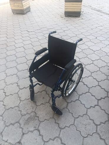 коляска для инвалидов бу: Инвалидная коляска Привозная из Италии 24х дюймовые бескамерные колеса — 3