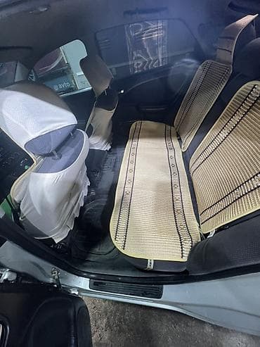 s class w220: Toyota Avensis: 2002 г., Автомат, Бензин, Лифтбек — 6