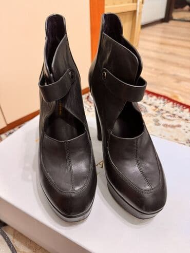 Босоножки, сандалии, шлепанцы: Женские ботильоны на каблуке - Материал: натуральная кожа (верх) — 2