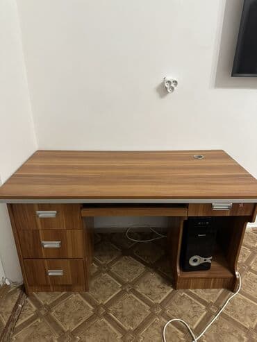 стеллаж ikea: Компьютерный стол, Б/у, С полками — 1