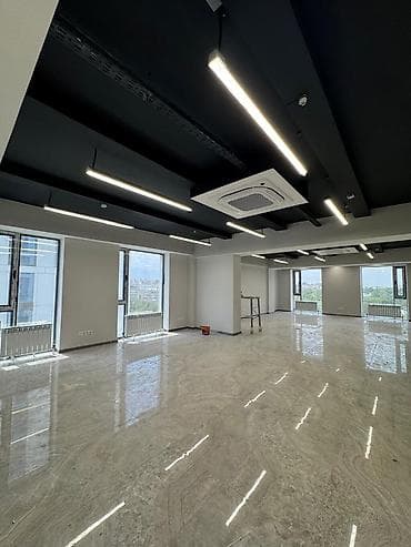 victor: Аренда офисов, 100 м², В бизнес центре — 4