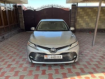 byd e7: Toyota Camry: 2018 г., 2.5 л, Вариатор, Гибрид, Седан — 2