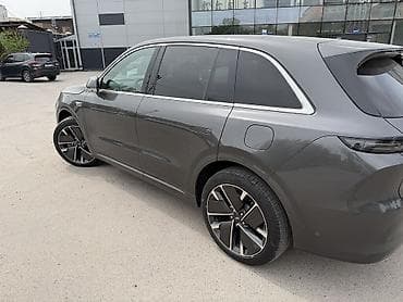 lada 2113: Lixiang L6: 2025 г., Гибрид — 4