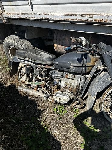 Мотоцикл советского образца с оппозитным двигателем воздушного