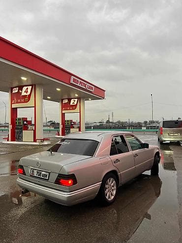 mers e124: Mercedes-Benz W124: 1992 г., 2.2 л, Механика, Бензин, Седан — 6