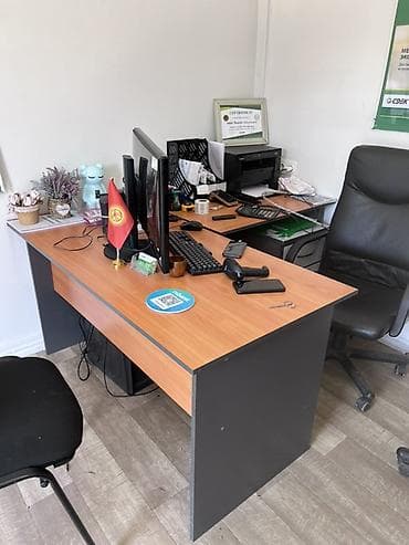 таулетный столик: Офисный стол, Нерегулируемый, цвет - Серый, Прямоугольный, ЛДСП — 1