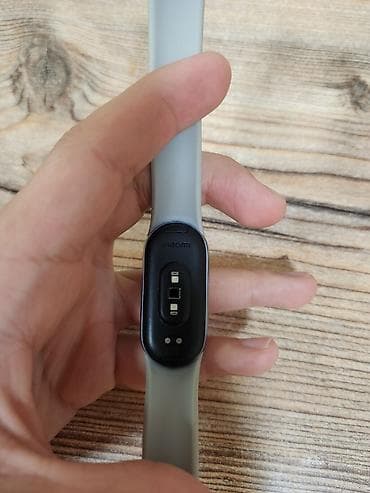 Xiaomi: Xiaomi smart band 9 в хорошем состоянии. - Цвет корпуса светло — 8