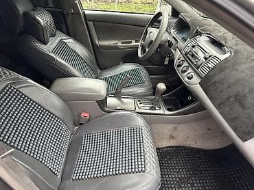 организация продает: Toyota Camry: 2004 г., 2.4 л, Автомат, Бензин, Седан — 5