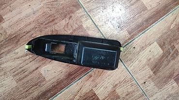 потолочные пластиковые панели: Toyota Windom 30 Пластик дверной обшивки, Тойота Виндом пластик кнопки — 1