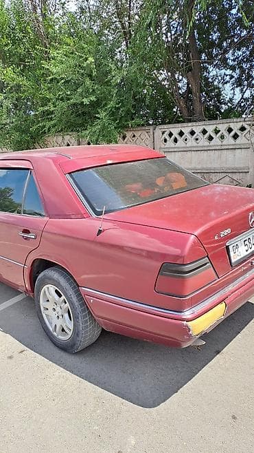 Транспорт: Mercedes-Benz W124: 1994 г., 2 л, Механика, Бензин, Седан — 3