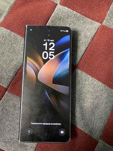куплю сотовый телефон: Samsung Galaxy Fold 4 — 4