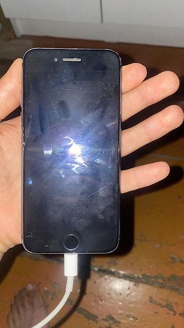 Техника и электроника: IPhone 8, Б/у, 64 ГБ, Черный, 100 % — 2