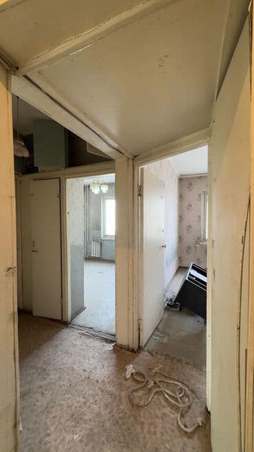 квартира без ремонта купить: 3 комнаты, 62 м², 105 серия, 8 этаж, Старый ремонт — 9