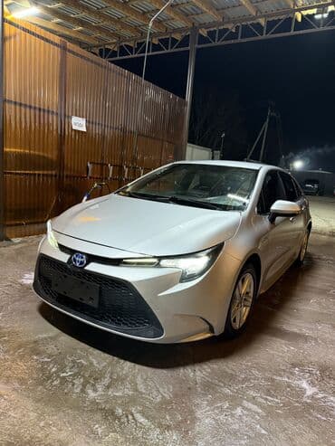Toyota Corolla: 2020 г., 1.8 л, Гибрид, Седан