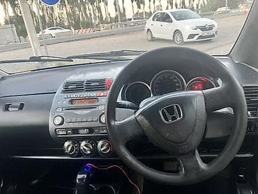 Honda Fit: 2003 г., 1.3 л, Автомат, Бензин, Хэтчбэк — 7