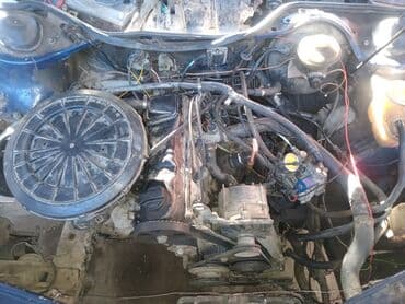 срочно в связи с переездом: Audi S4: 1993 г., 2 л, Механика, Газ, Седан — 8