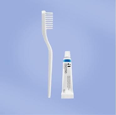 полотенце из микрофибры: Набор для ухода за полостью рта в пути: компактная зубная щётка + — 2