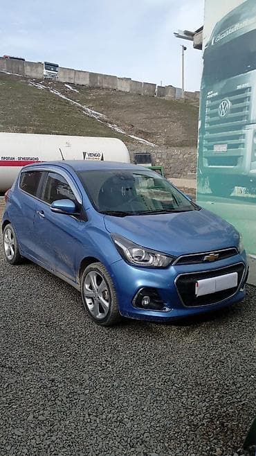 Chevrolet Spark: 2017 г., 1 л, Вариатор, Бензин, Хэтчбэк