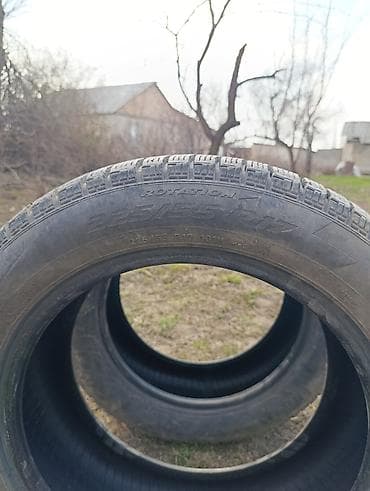 Комплект автомобильных шин 225/55 R17 Характеристики: - Тип: зимние