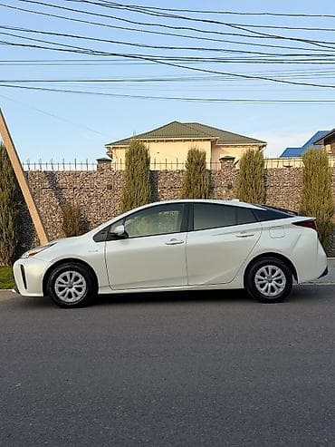 тоуота королла: Toyota Prius: 2019 г., 1.8 л, Вариатор, Гибрид, Седан — 2