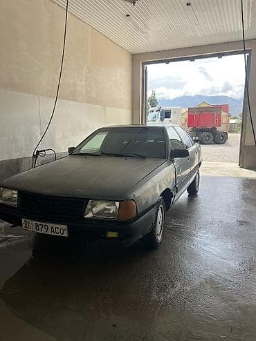 прием стекло: Audi 100: 1990 г., 1.8 л, Механика, Бензин, Седан — 2