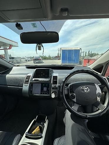 10 лет в одних руках: Toyota Prius: 2010 г., 1.5 л, Вариатор, Гибрид, Хэтчбэк — 6