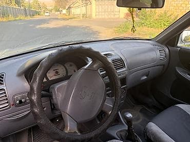 kia pegas: Hyundai Accent: 2000 г., 1.5 л, Механика, Бензин, Хэтчбэк — 2