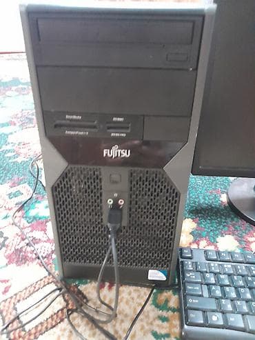i 7: Комплект настольного ПК Состав: - Системный блок Fujitsu (форм‑фактор — 4