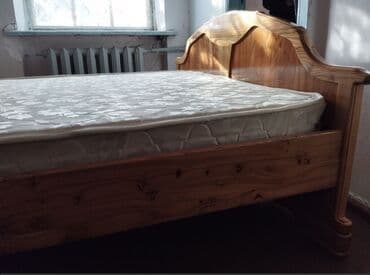 Продаётся кровать двухспальная с двумя прикроватными тумбочками